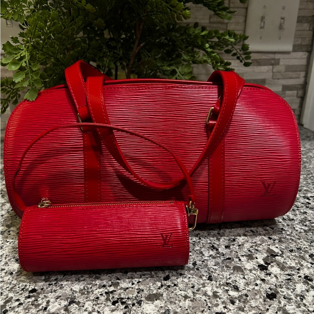Louis Vuitton Red Epi papillon Soufflot barrel handbag with mini baby ❤️